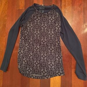 Patagonia long sleeved patterned athletic top